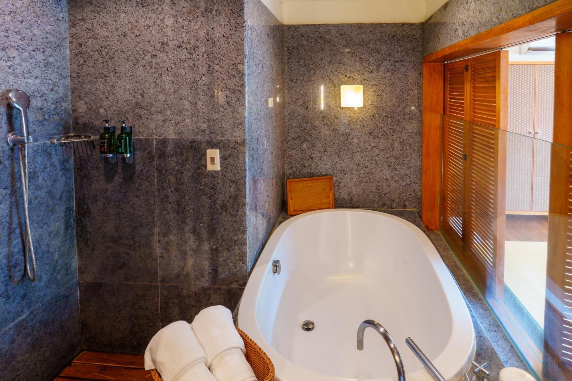 Spring Spa Hotel Wulai Exteriör bild