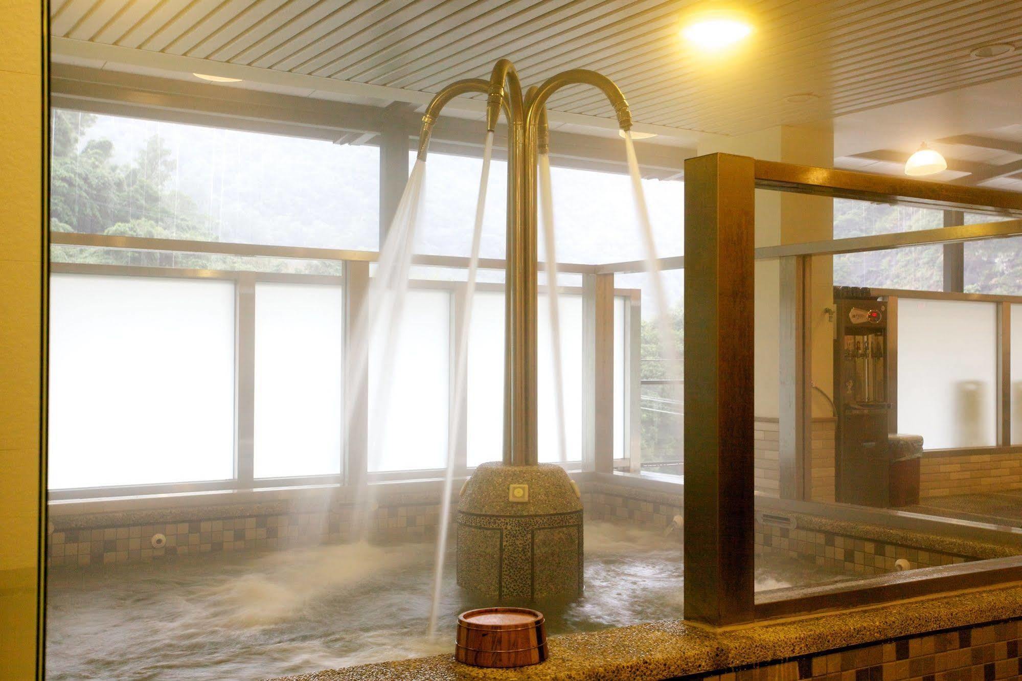 Spring Spa Hotel Wulai Exteriör bild