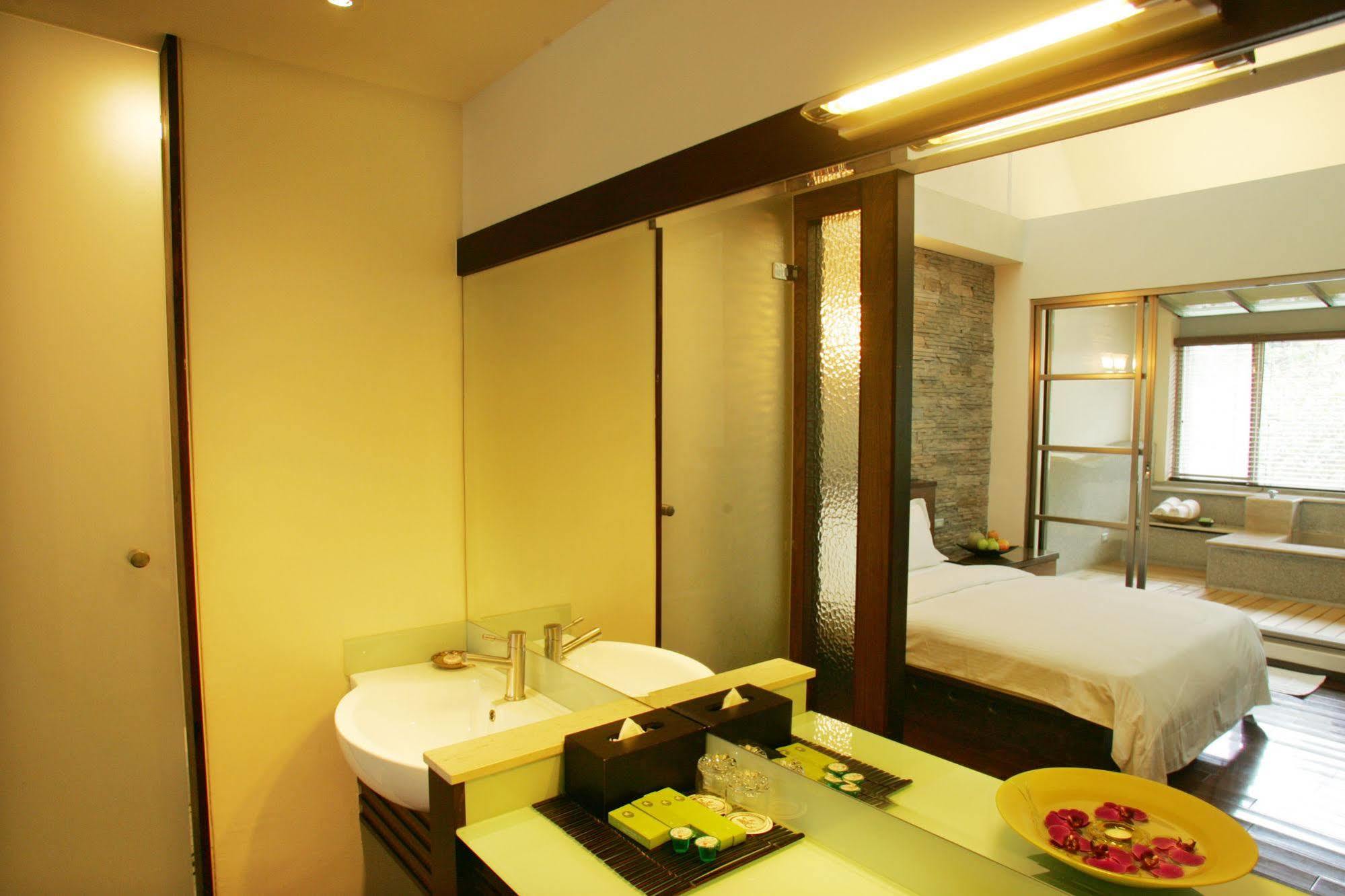 Spring Spa Hotel Wulai Exteriör bild